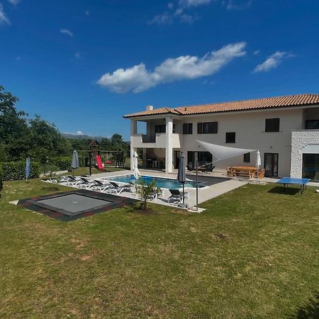 Villa Fluggi Near Labin Santalezi 外观 照片