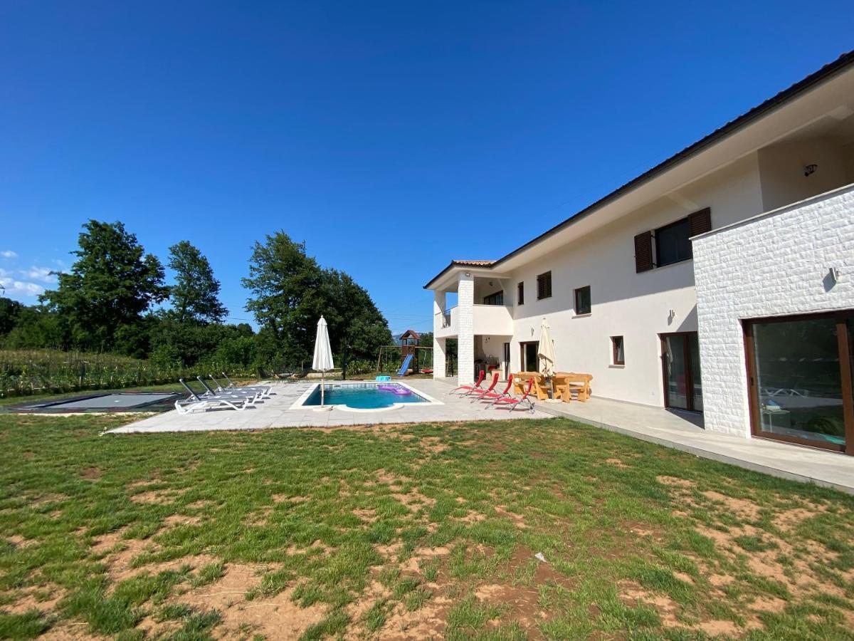 Villa Fluggi Near Labin Santalezi 外观 照片